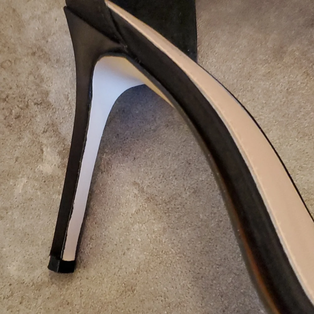 Badgley mischka jewel black heels sz 8.5